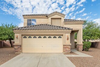 Building Photo - 4-Bed, 3-Bath Home with Versatile Layout a...