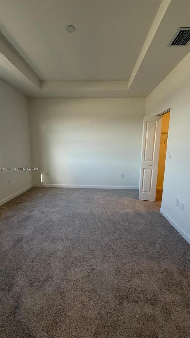 Building Photo - 1077 SE 2nd St