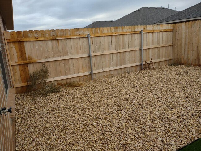 Building Photo - 2121 N Jayton Ave