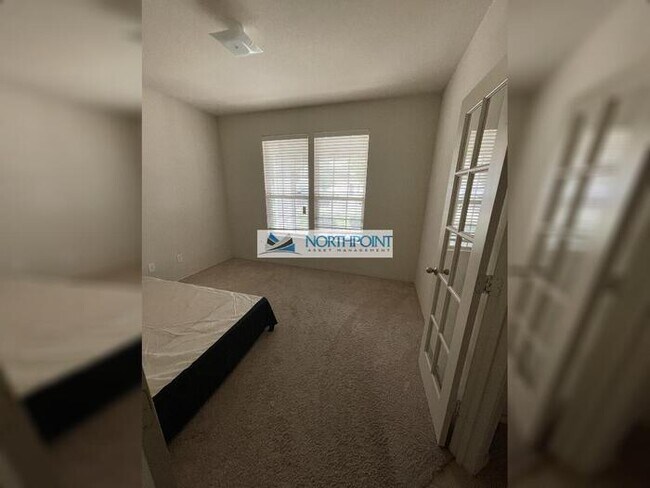 Building Photo - Charming 3 beds 3 baths in Denton!