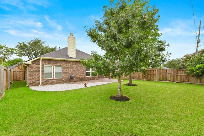 Building Photo - Charming Missouri City house in Sienna Com...