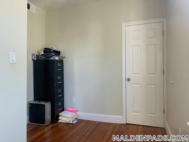 Building Photo - 74 Wyeth St