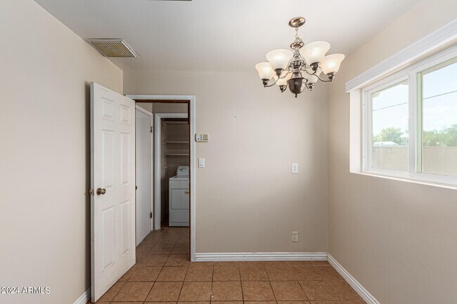 Building Photo - 1854 E Palmcroft Dr