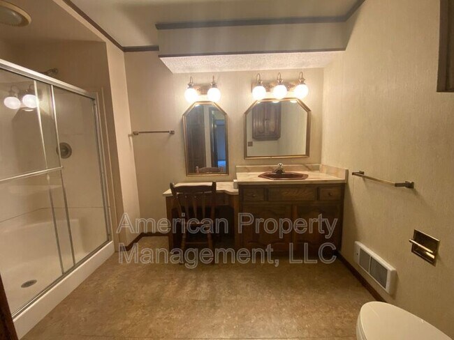 Building Photo - 714 S Marion Ave