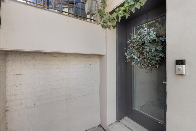 Building Photo - 1453 Girard St NW