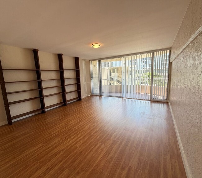 Building Photo - 1447 Kewalo St