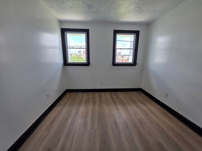 Building Photo - 1111 Freyburg St