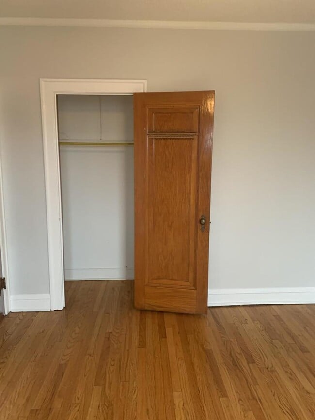 Building Photo - 3038 N Central Ave