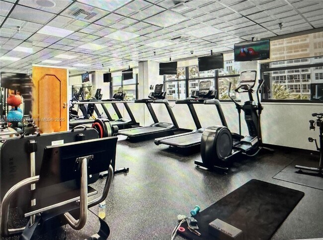 Building Photo - 5757 Collins Ave