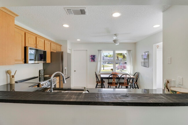 Building Photo - 125 Arrowhead Cir