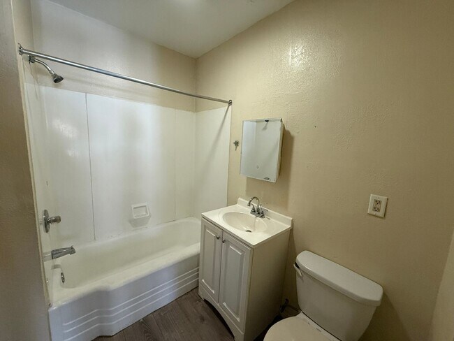 Building Photo - 242-244-244 Orange St