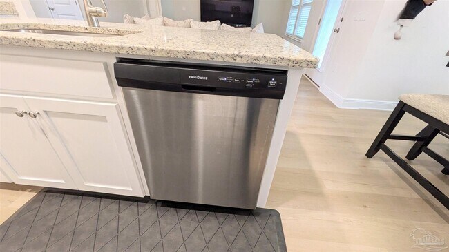 Building Photo - 5693 Old Stone Blvd