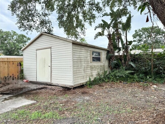 Building Photo - 2523 Krueger Ln
