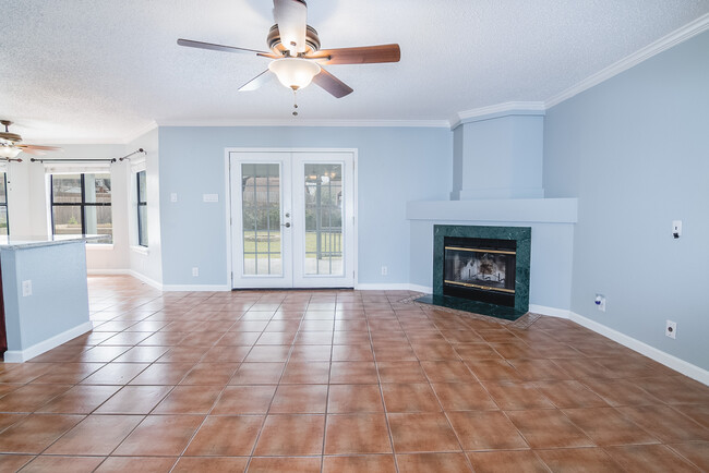 Dinning area - 9630 Hillside Trail