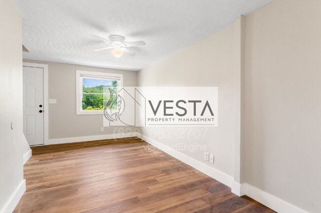 Building Photo - 26 Reid St