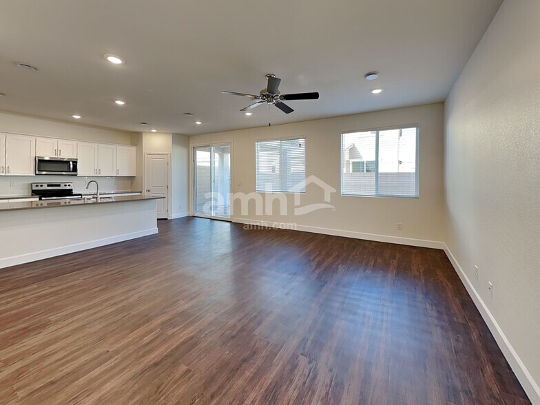 Building Photo - 8844 Carmine Cob Ave