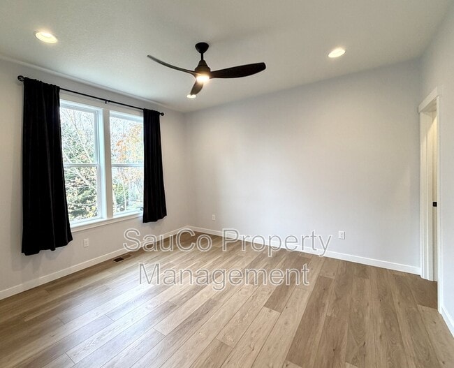 Building Photo - 254 N 1st St