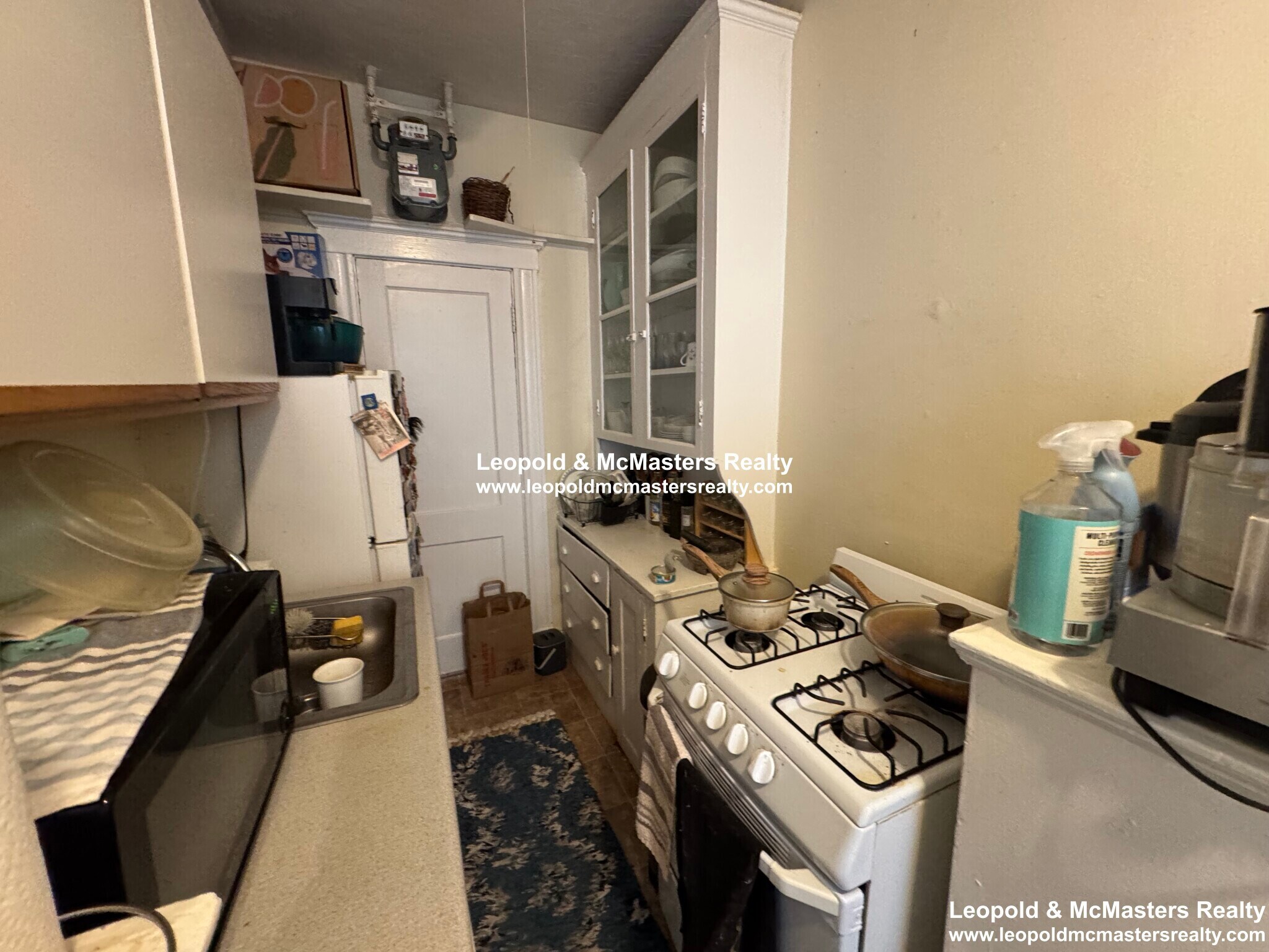 Building Photo - 156 Kelton St