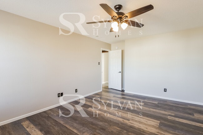 Building Photo - This lovely 4BR, 2.5BA home is move-in ready