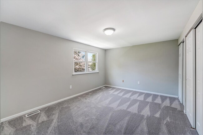 Building Photo - 710 S Washington St