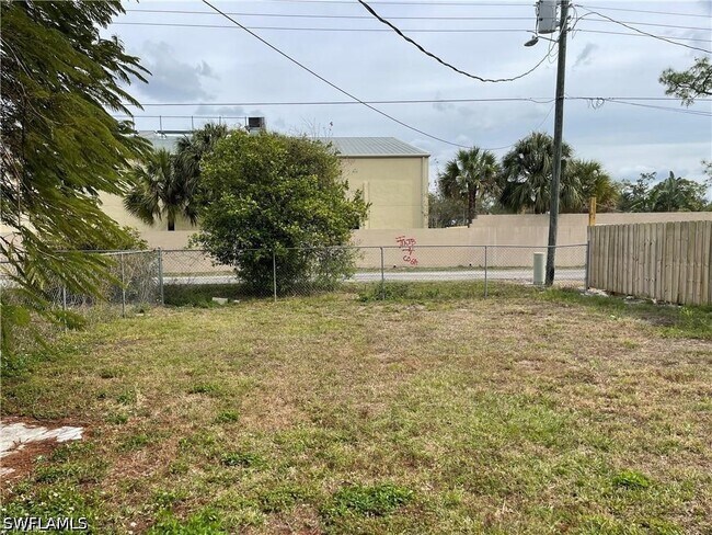 Building Photo - 2036 41st St SW