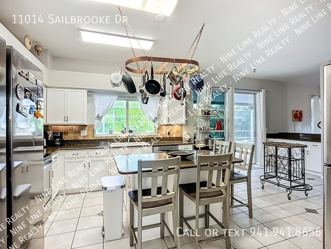 Building Photo - 11014 Sailbrooke Dr