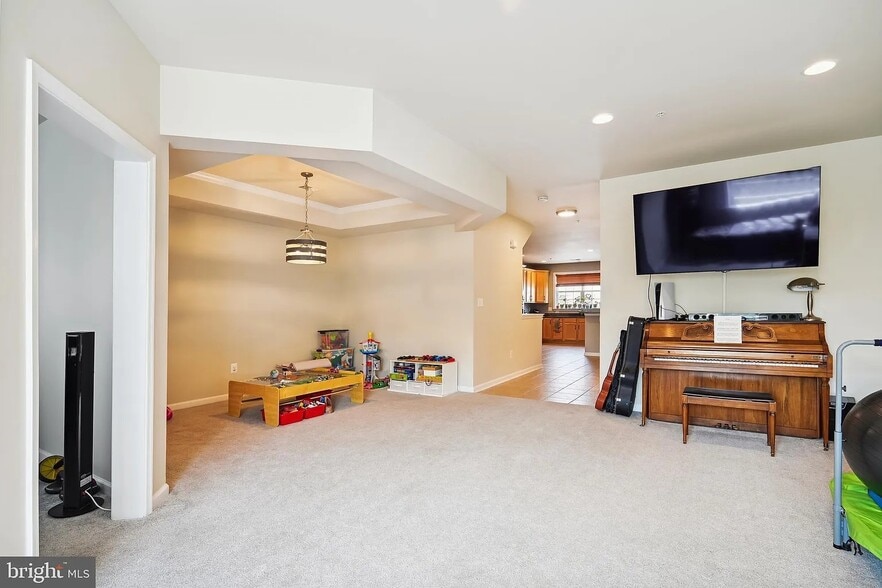 Building Photo - 22749 Settlers Trail Ter
