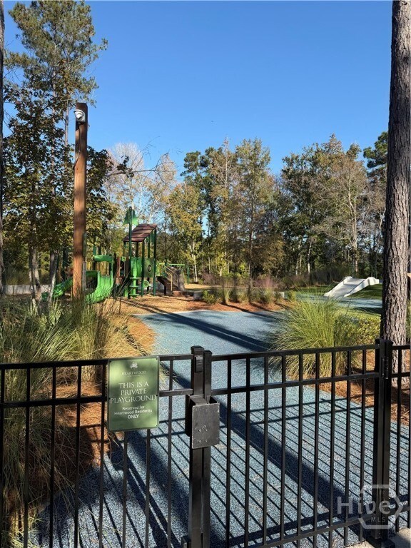 Building Photo - 247 Crosstown Ave