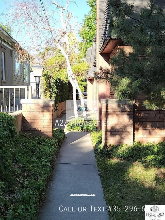 Building Photo - 318 N Center St