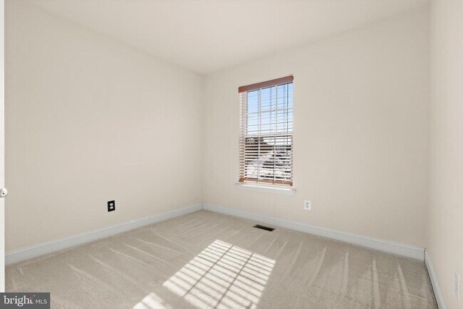 Building Photo - 618 Berwick Ct