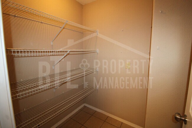 Building Photo - Beautiful Duplex in Kimberling City!