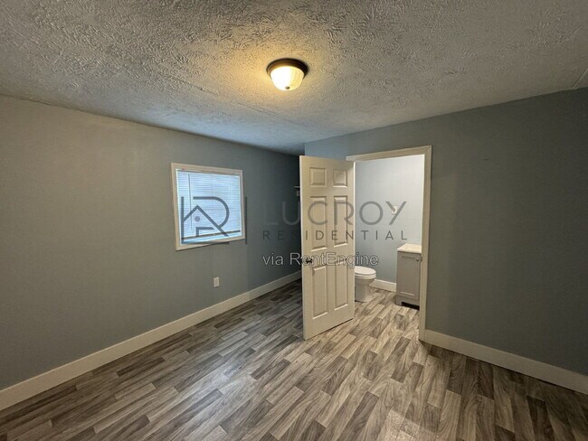Building Photo - 4833 Churchill Dr