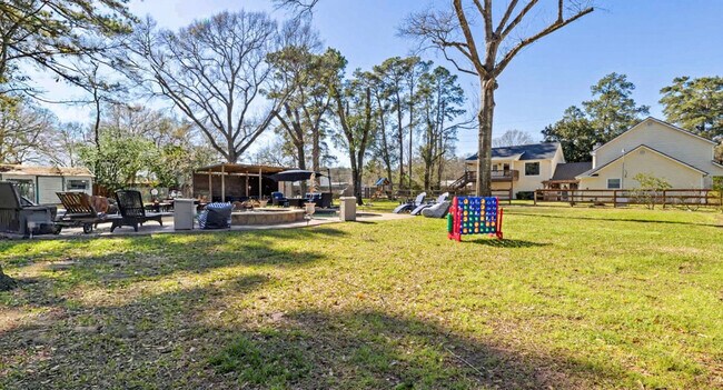 Building Photo - 9123 Kerr Dr