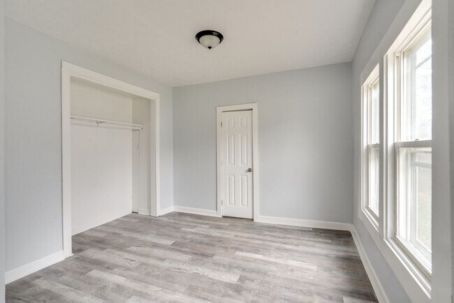 Building Photo - 614 Madison Ave