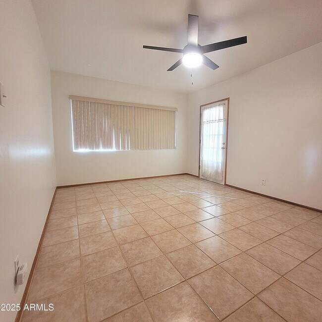 Building Photo - 8229 E Cambridge Ave