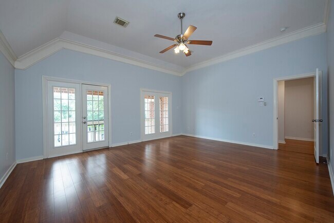 Building Photo - 3238 Enclave Ln