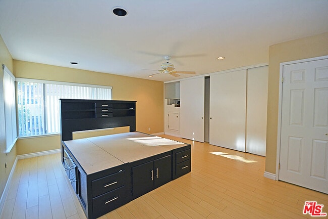 Building Photo - 10051 Valley Circle Blvd