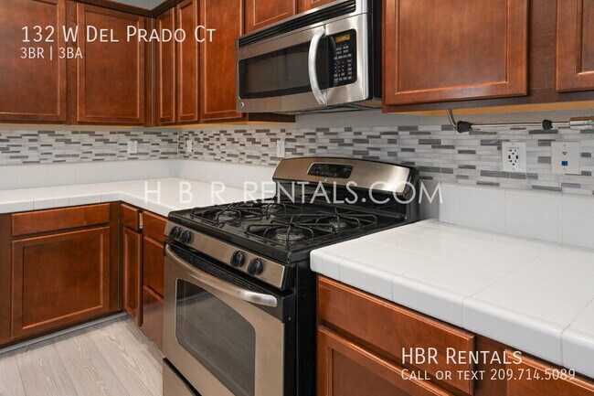 Building Photo - 132 W Del Prado Ct