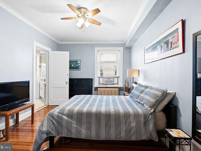 Building Photo - 3405 Greenway