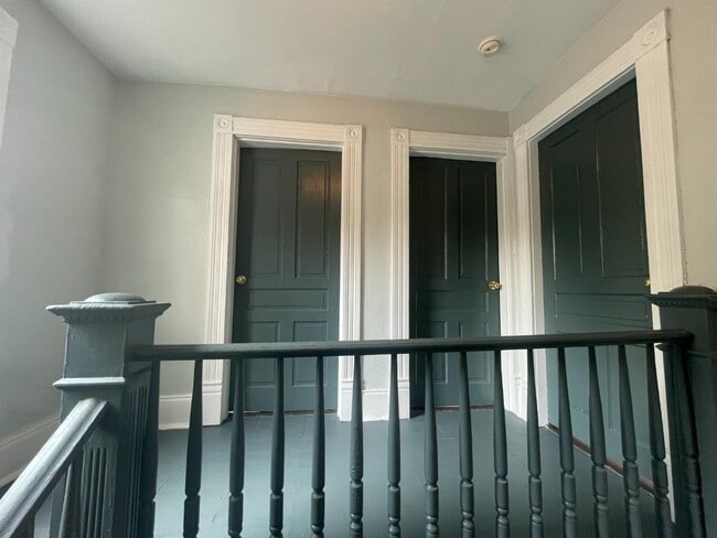 Building Photo - 2019 Main St