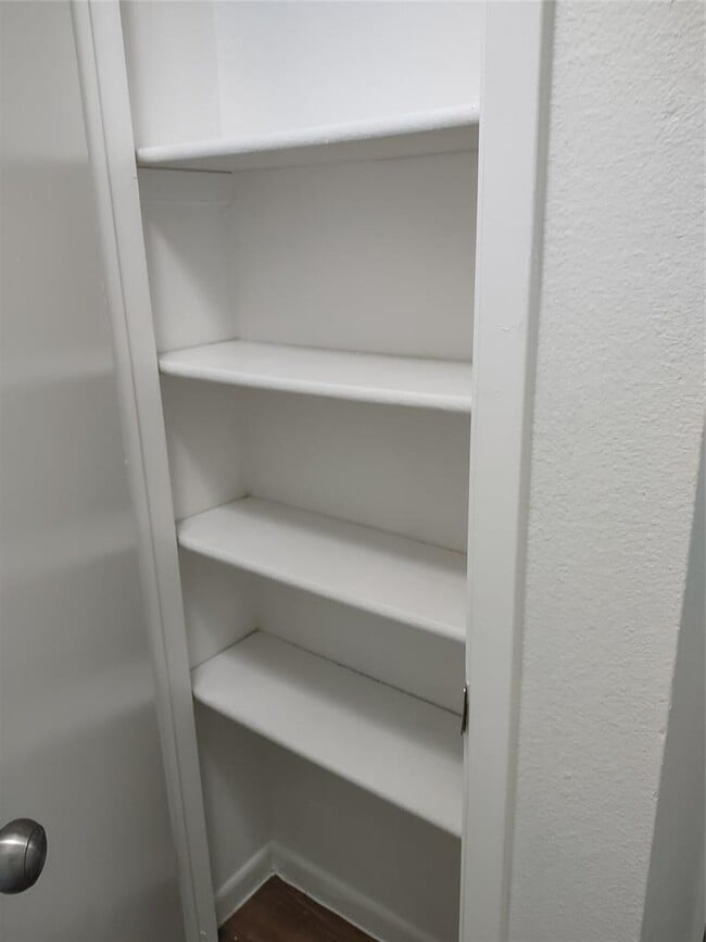 Building Photo - 5405 Brompton Cir
