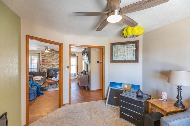 Building Photo - Beautiful 4 Bedroom 2 Bath Home!