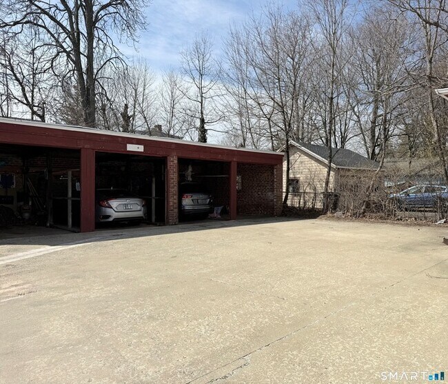 Building Photo - 804 Edgewood Ave