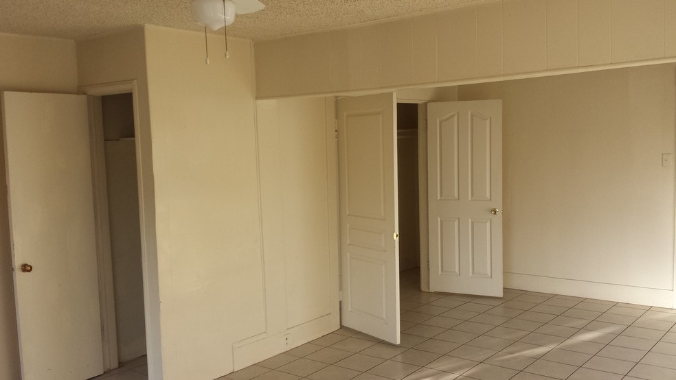 Livingroom - 1304 Junipero Ave