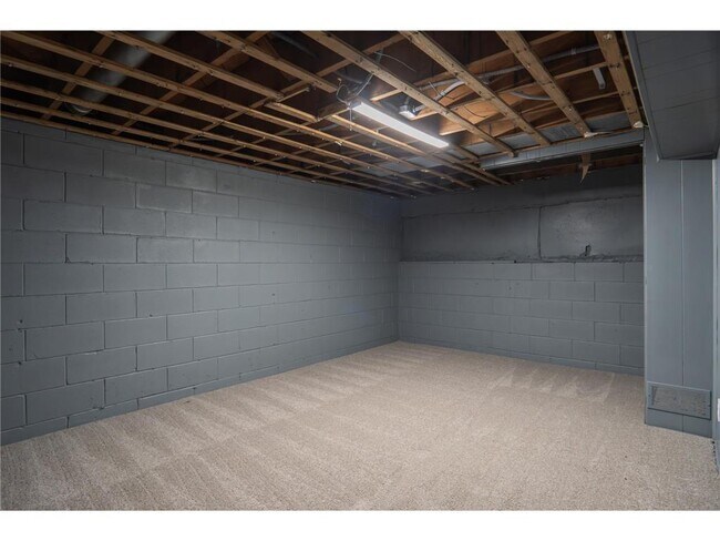 Building Photo - 5048 N Girard Ave