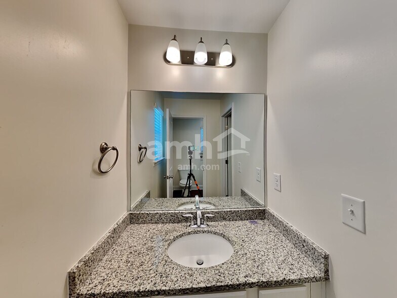 Building Photo - 124 Cobblestone Dr