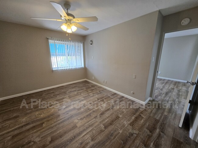 Building Photo - 2727 Hampton Ave