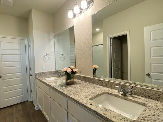 Building Photo - 2408 Oscar Eli Pl