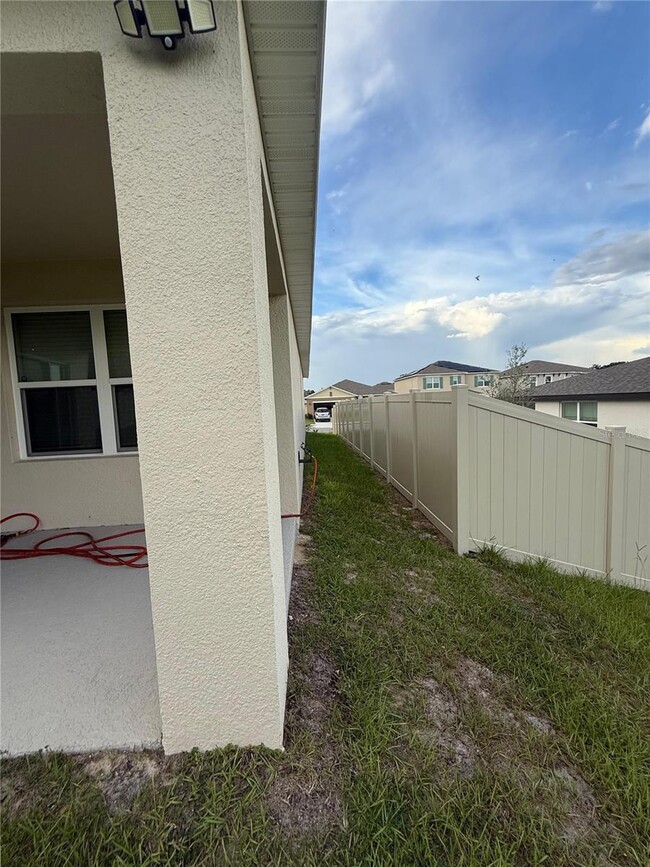 Building Photo - 2109 Doe Run Dr