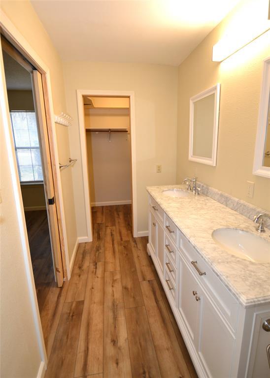 Building Photo - 8833 Tallwood Dr